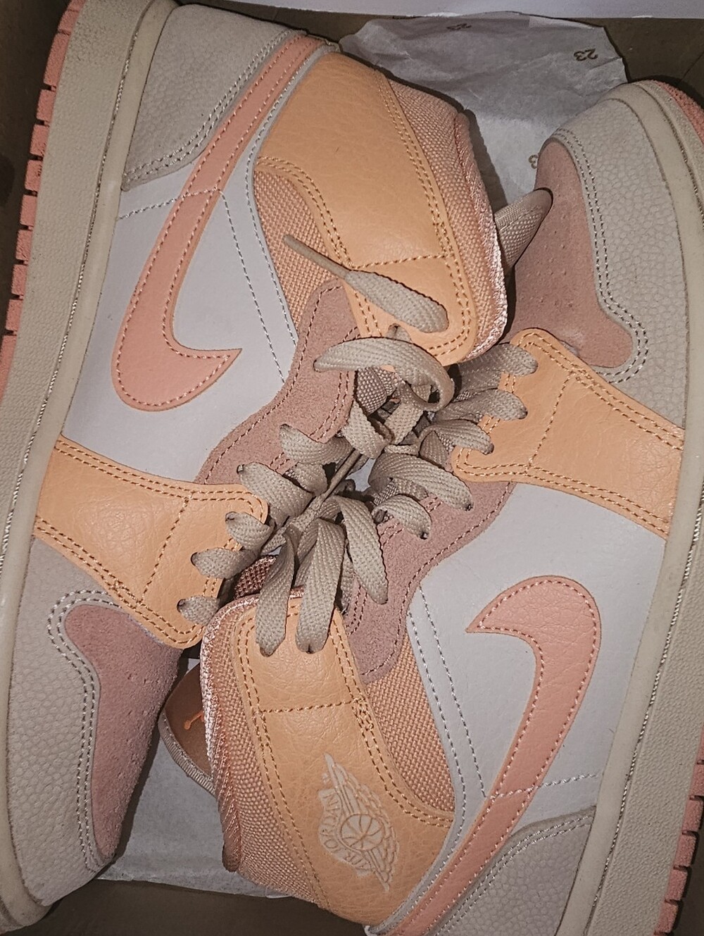 Women's Air Jordan 1 mid